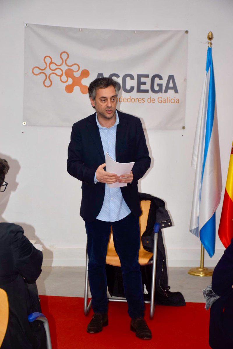 ASCEGA_'s tweet photo. Hoy nos visita @XulioFerreiro, candidato al ayuntamiento de A Coruña por @mareatlantica, para presentarnos su programa electoral.
#ASCEGA #SomosAscega #desayunosAscega #desayunospoliticos #coruna #Elecciones2019 https://t.co/i7lr5UQnov