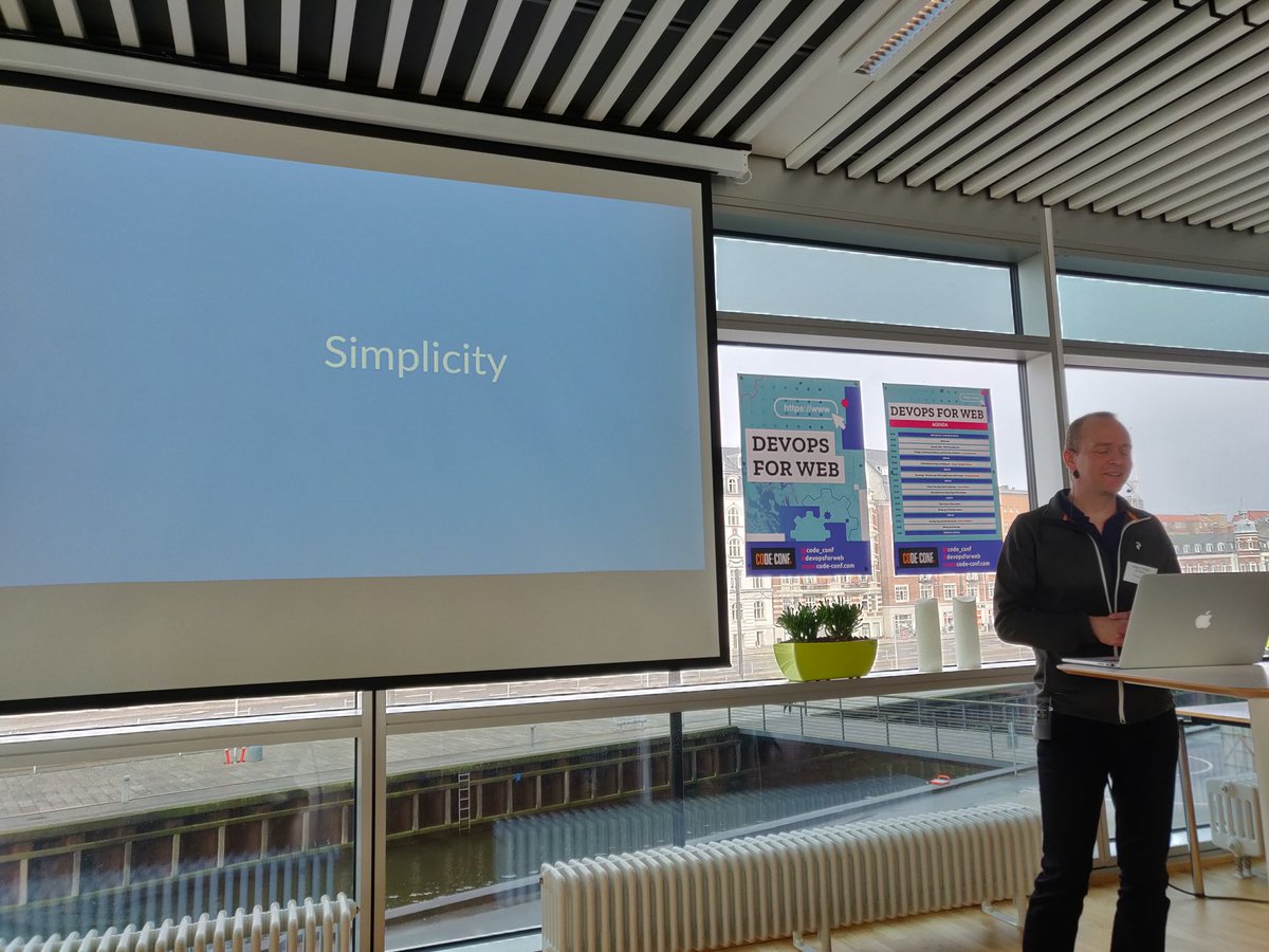 RandomSort's tweet photo. The biggest pro from @joerichsen on physical infrastructure at #devopsforweb https://t.co/GK7HRmuqUQ