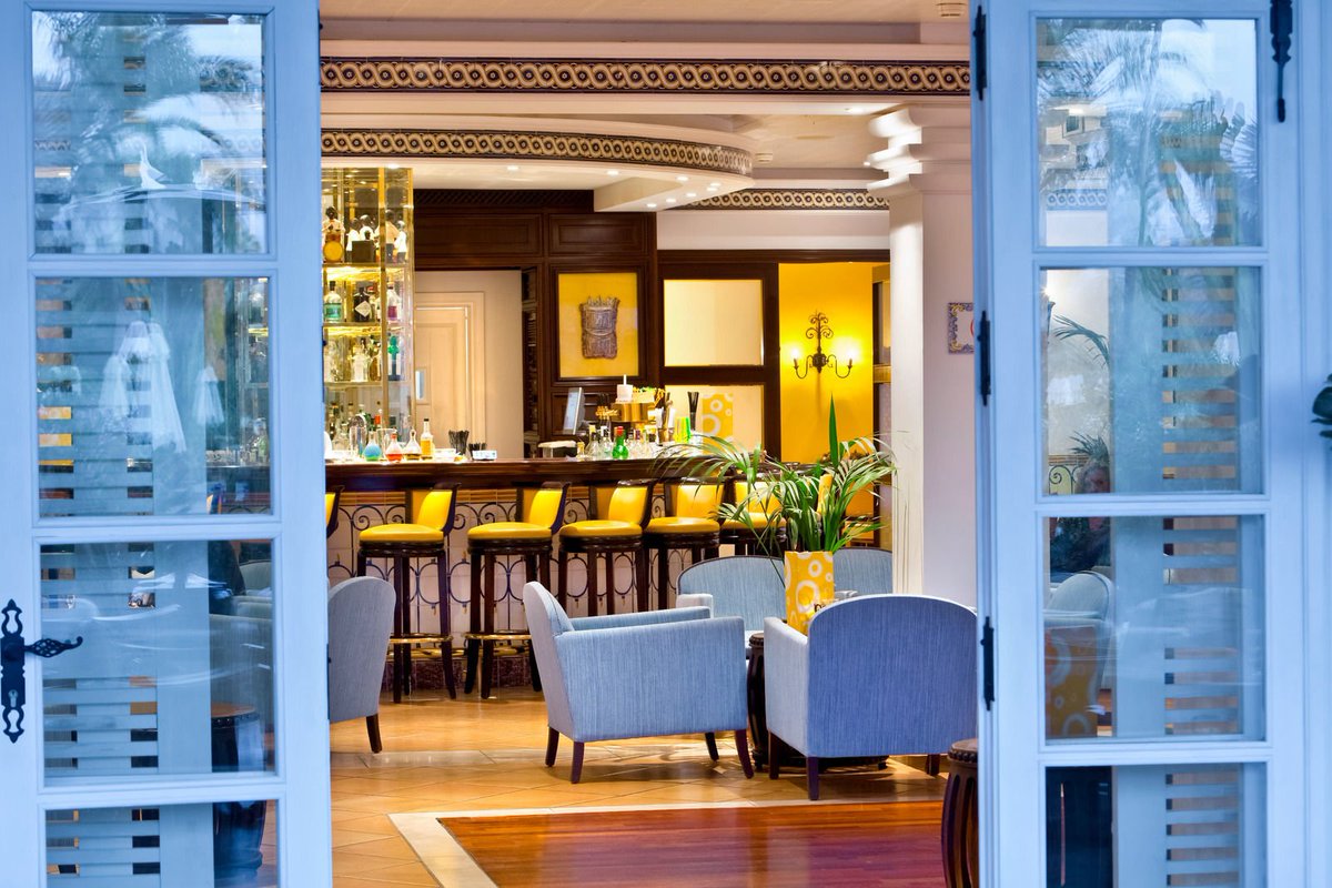 tui_at's tweet photo. 🏆 #TUIHolly Award 🏆
Das Hotel Seaside Grand Residencia auf #grancanaria ist zum 5. Jahr in Folge "Bestes Hotel"
Hotel: https://t.co/mg0eBFLKmP https://t.co/gYen1pCYDb
