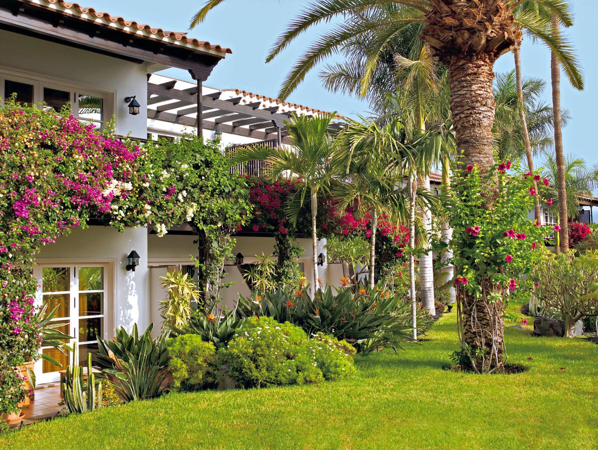 tui_at's tweet photo. 🏆 #TUIHolly Award 🏆
Das Hotel Seaside Grand Residencia auf #grancanaria ist zum 5. Jahr in Folge "Bestes Hotel"
Hotel: https://t.co/mg0eBFLKmP https://t.co/gYen1pCYDb