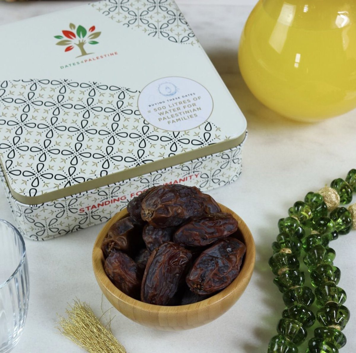 TheDatesProject's tweet photo. #ThrowbackThursday to last yearβs #Dates4Palestine.
Who would you like to give our dates as a gift? Tag them in the comments.
#StandingForHumanity #ThePerfectGiftπ
π· credit @afeliaskitchen https://t.co/mPF612K2B9