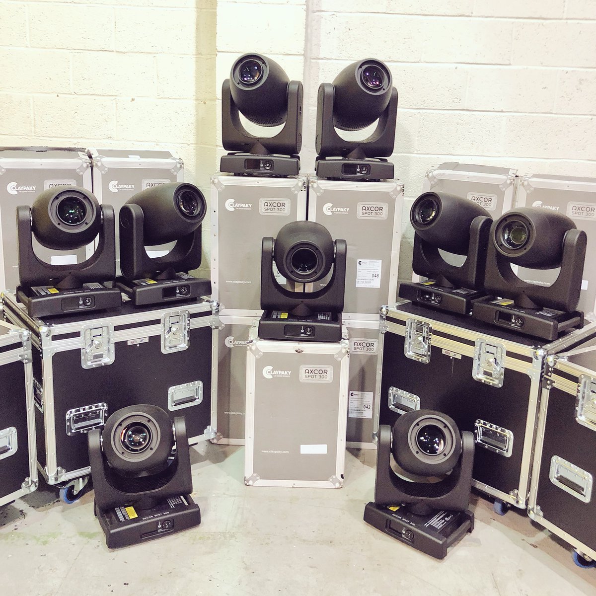 RedEventProd's tweet photo. Did you know, we have a warehouse full of #technicalequipment ready for #hire? Including the all new @ClayPakyNews #Axcor300 range of intelligent fixtures.

Get in touch for competitive hire rates!
#lighting #lightinghire #movinglights #eventlighting https://t.co/d5Y8srnyk9