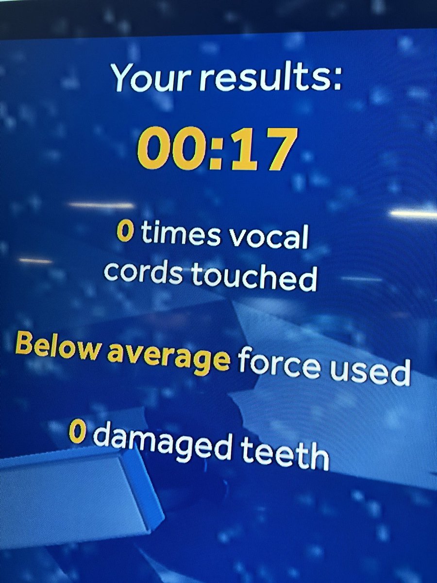 Of course an #airway challenge/game doesn’t make me competitive at all. Playing with VR intubation at #SASA19  ...doing it fast is cool but no trauma is better! #mcgrathchallenge #patientsafety