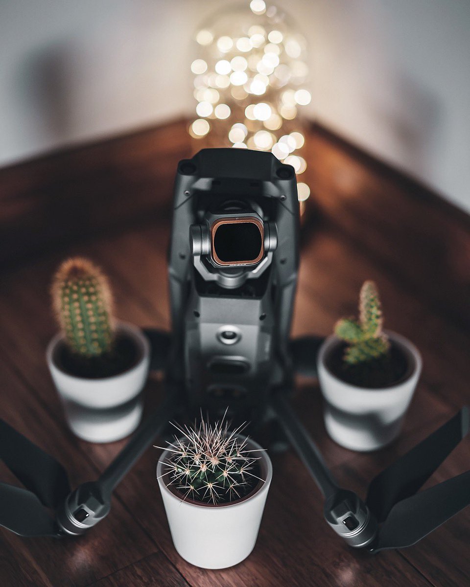 DroneMood's tweet photo. 🔑 ℍ𝕪𝕡𝕖𝕣𝕝𝕒𝕡𝕤𝕖 𝕂𝕖𝕪 🔑 The ND256 is really useful to keep perfect settings (ISO 100, Shutter speed 1/4 and aperture between 2.8 &amp; 4) for Mavic 2 Pro hyperlapses during day time ! Filter by @_PolarPro #drone #quadcopter #dji #djiglobal #djimavic #mavic2pro https://t.co/CRd3WYwlU7