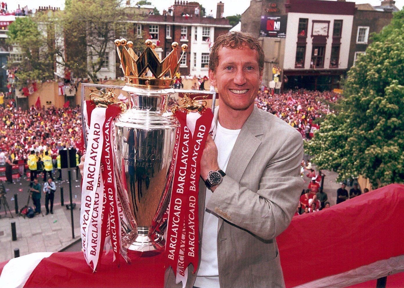  it s only Ray Parlour. Happy bday   