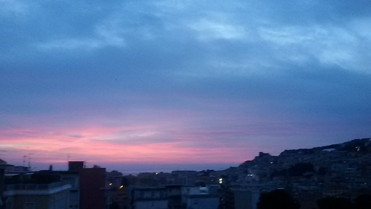 maxghostsamurai's tweet photo. Something pink in the blue sky
#Dawn
#QuieOra
verso il #Passetto
In #Ancona
#difficilmentetaggable https://t.co/lBKYFhC8cB