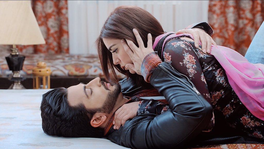 DheerajDhoopar8's tweet photo. Uffff This is my favorite Part.... I Love this part so much.... ❤❤❤❤ Yesterday episode is the best episode.... The Love we can see in their eyes 😍😍😍😍 Love them a lot.. #KundaliBhagya #PreeRan @DheerajDhoopar @AryaSmilesa https://t.co/1A7zyCdI7u