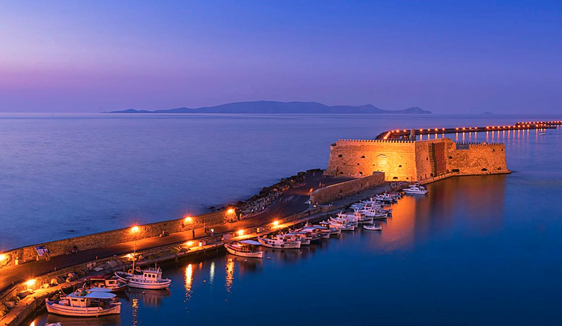 CapsisResort's tweet photo. #Крит - удивительный остров. Отдыхая в Out of the Blue Capsis Elite Resort, вы можете посетить множество интереснейших мест. А также отправиться на экскурсию на соседний #Санторини и даже #Миконос, а может быть и в #Афины на weekend. Мы предложим самые интересные развлечения! https://t.co/E6ce0jSW66