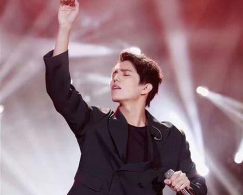 Tatiana68531958's tweet photo. If #Dimash does not move to the finals, the “Popular Vote” should be his! #TWBDimash #WorldBestDimash #WordlsBest @dimash_official @Dimash_DKIFC https://t.co/k3nZK7vIxb