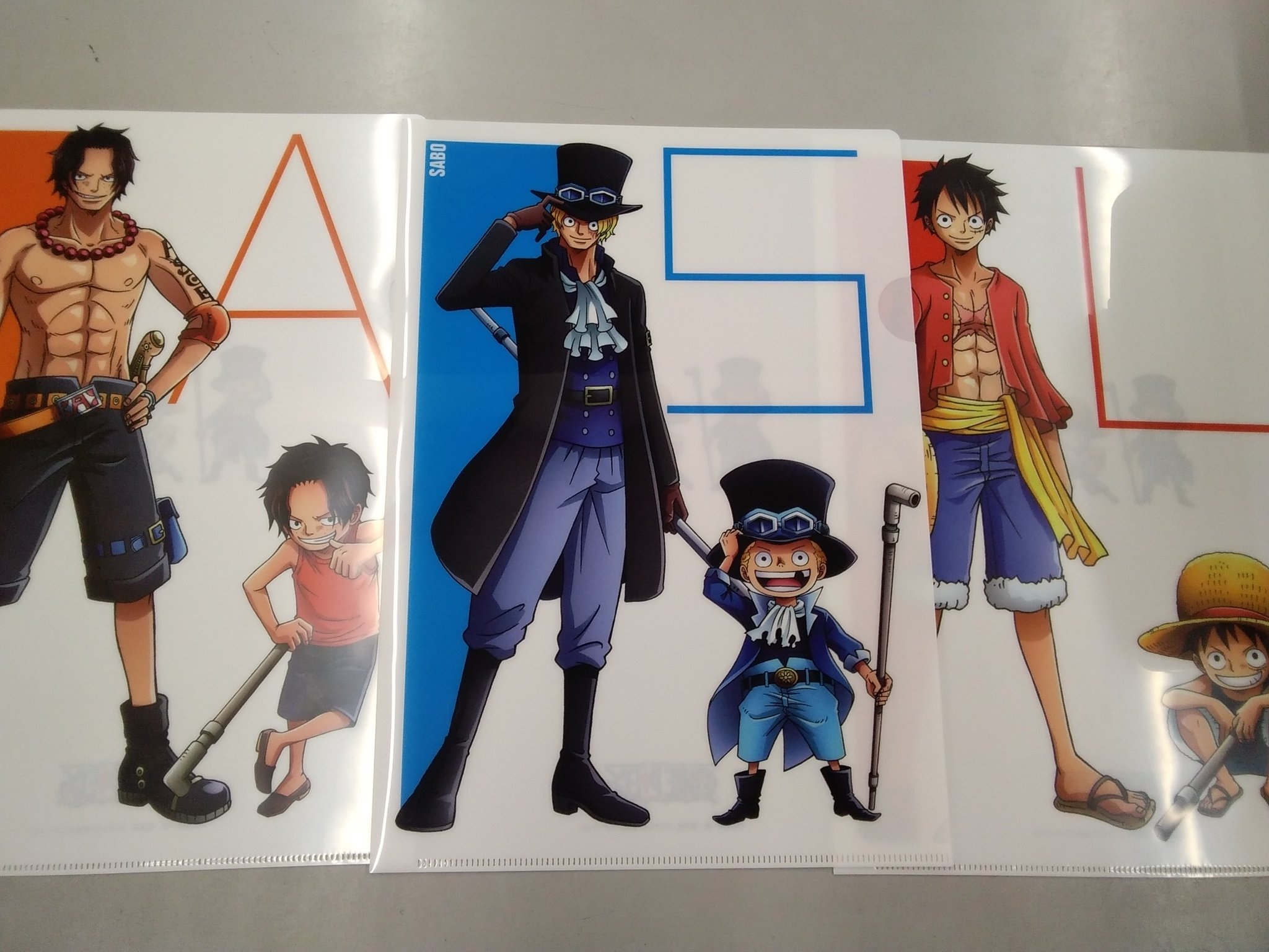 O Xrhsths K Books キャラ館 ジャンプ Sto Twitter 入荷情報 ワンピース Nanacoカードデザインのクリアファイル エース サボ ルフィが入荷しました ぜひキャラ館まで Kbooks Asl