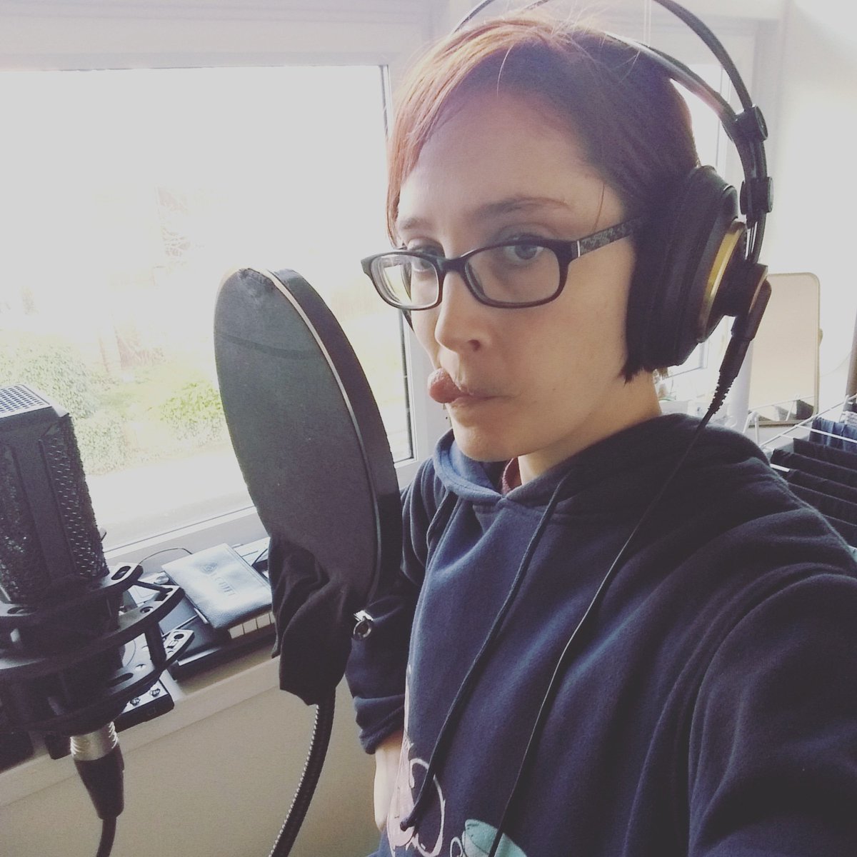 FeathersWnS's tweet photo. #BackingVocals time in the #tinyflat with a rare #nomakeupselfie from @PhDancersTeapot & spring trying really hard to arrive outside.
#homestudio #homerecording #independentartist #DIYmusic #IndieMusic #rockmusic #AlternativeRock #altrock #Alternativemetal #numetal #altmetal https://t.co/v6CHG0HvIx