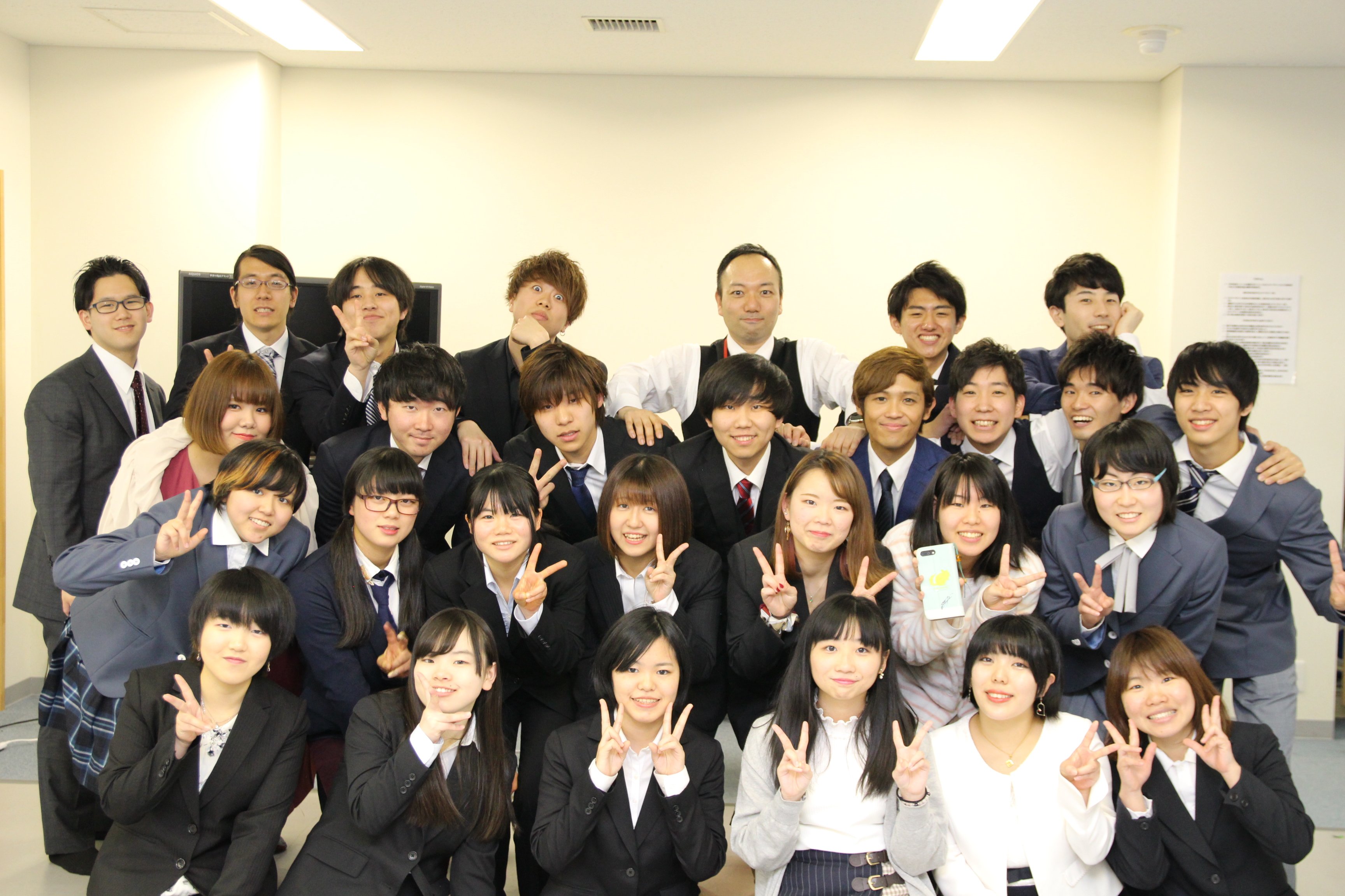 代々木アニメーション学院 東京校 池袋校 卒業式 ２年間学んだ事 経験を活かし 次のステージへ２年生は巣立っていきます 道は厳しく険しくとも熱い想いを胸に秘め これからも頑張れ 代アニ Yoani 卒業式 T Co Mcrpogyhdc Twitter