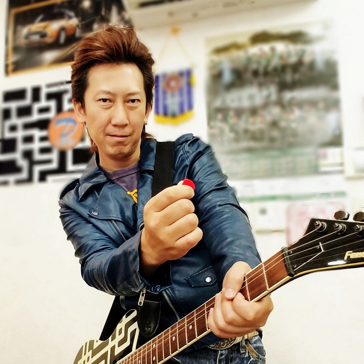 Nori アイコン変更 皆さんこの画像で宜しくお願いします 布袋寅泰 布袋寅泰そっくりさん Nori アイコン プロフ画像 Hotei ギタリズム Guitarhythm ｇ柄 布袋さんに寄せてみた 似すぎてジワる 新しいプロフィール画像 T Co