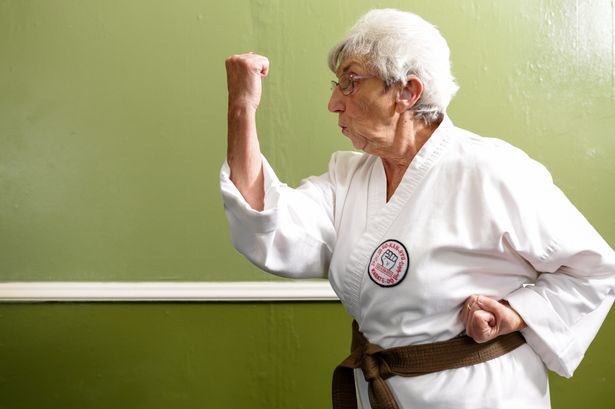 wrong_dreams's tweet image. Спойлеры к «капитану Марвел» без контекста: