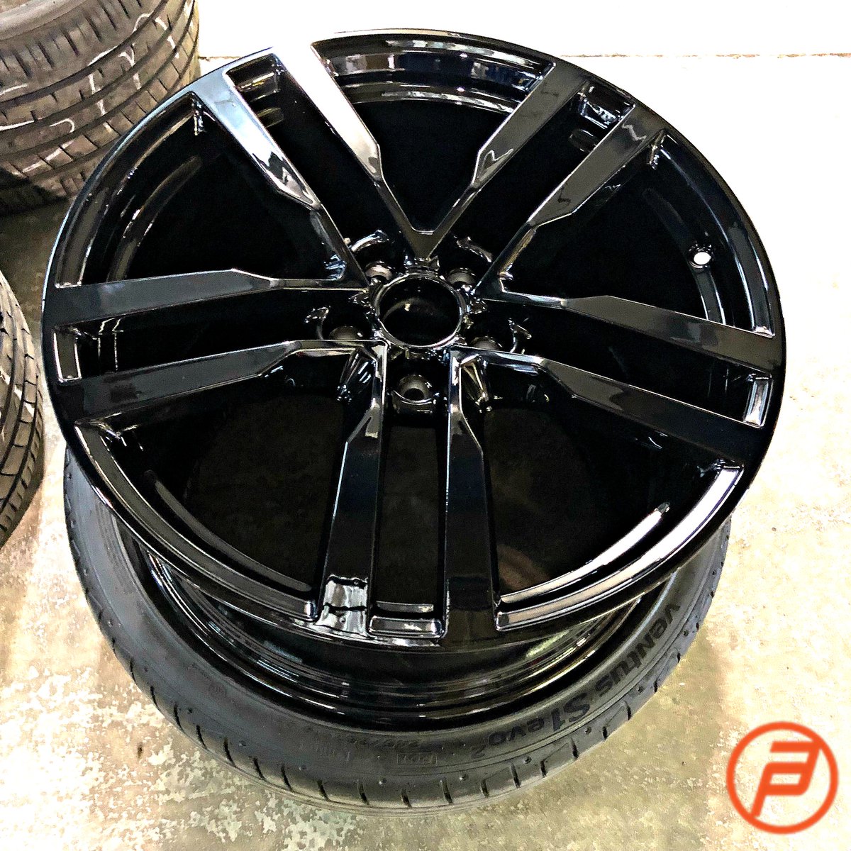 Check out these super shiny Audi TT wheels finished in gloss black! 👌👌
#audi #auditt #auditts #shinythings #alloywheelrepairspecialist #alloyrefurb #alloywheelrepairs #diamondcutting #alloyrepair #alloywheelcleaner #alloywheelrepair #alloys #cars #alloywheel