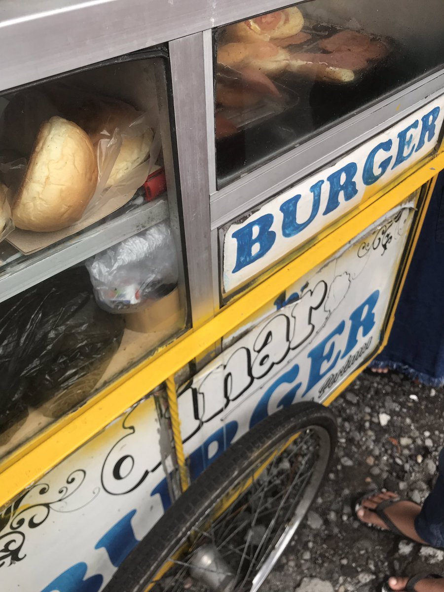 backtochann's tweet photo. Guys bantu rt ya
Yang domisili jogja bisa bantu mbahnya beli dagangannya. Mbahnya jualan burger. Hari ini beliau jualan daerah ngaglik. Tadi mbahnya mau naik tapi katanya gak kuat. Biasanya mbahnya muter2 daerah ugm https://t.co/d8UyD7Ihrr