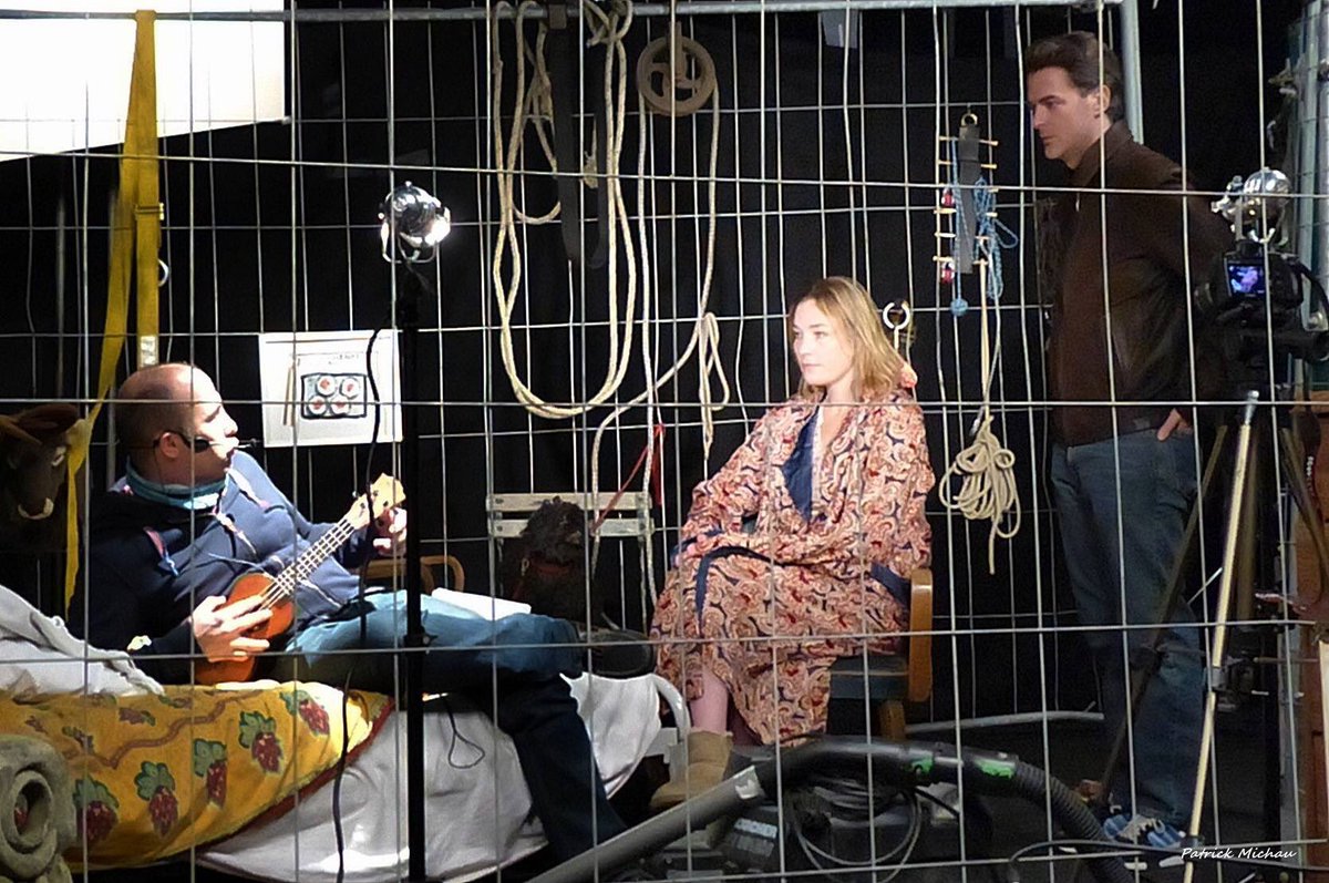 ActeursCannes's tweet photo. #Backstage #tournage de « BEDROOM STORY » de @BtsAVCannes avec #AnnLong & #YannLerat de #LesActeursdeCannes #Cannes #CotedAzurFrance
📸 @PatrickMichau https://t.co/NMxNMvbSNs
