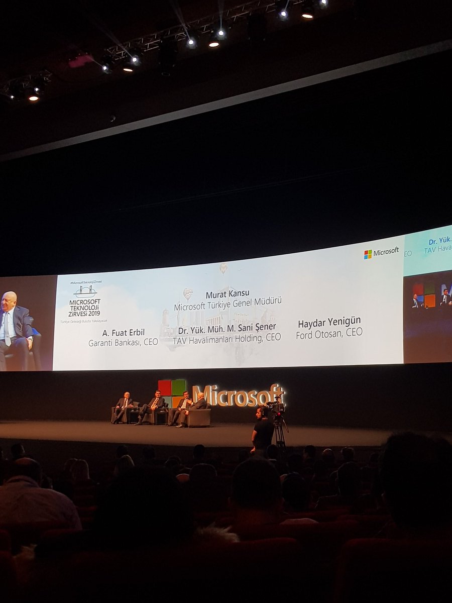 #MicrosoftTeknolojiZirvesi microsoft zirvesi ceo konuşmalarıyla başladı.