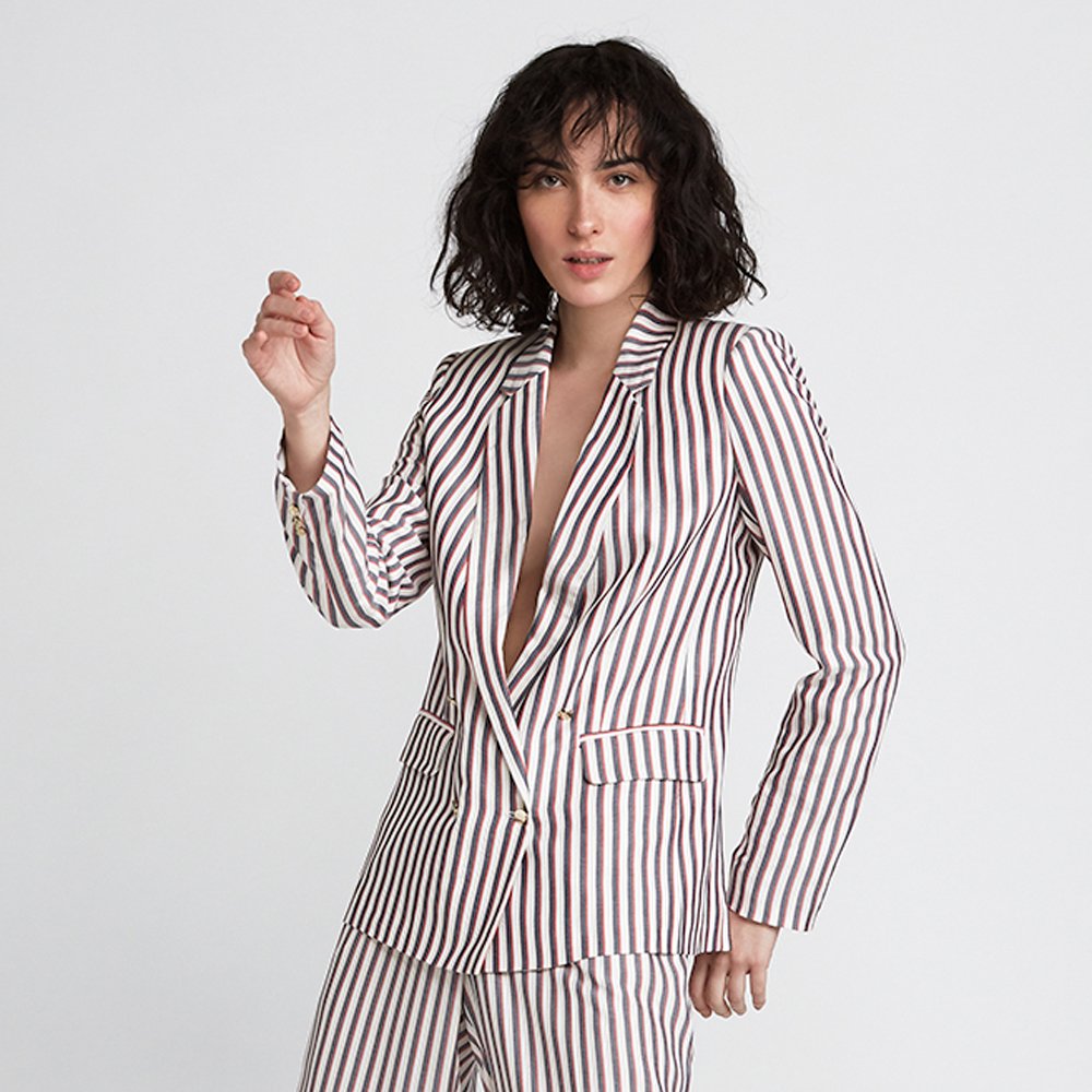 El conjunto de pantalón y americana Ibiza tiene ese aire masculino tan seductor... 😎 ¿No te parece?