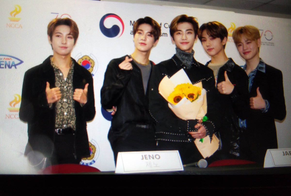 renjun left that space for donghyuck aka his soulmate