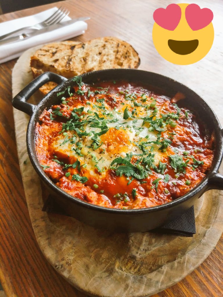 Bottomless brunch this Saturday? Unlimited mimosa and bloody mary when eating a main course like these Baked eggs. #bottomless