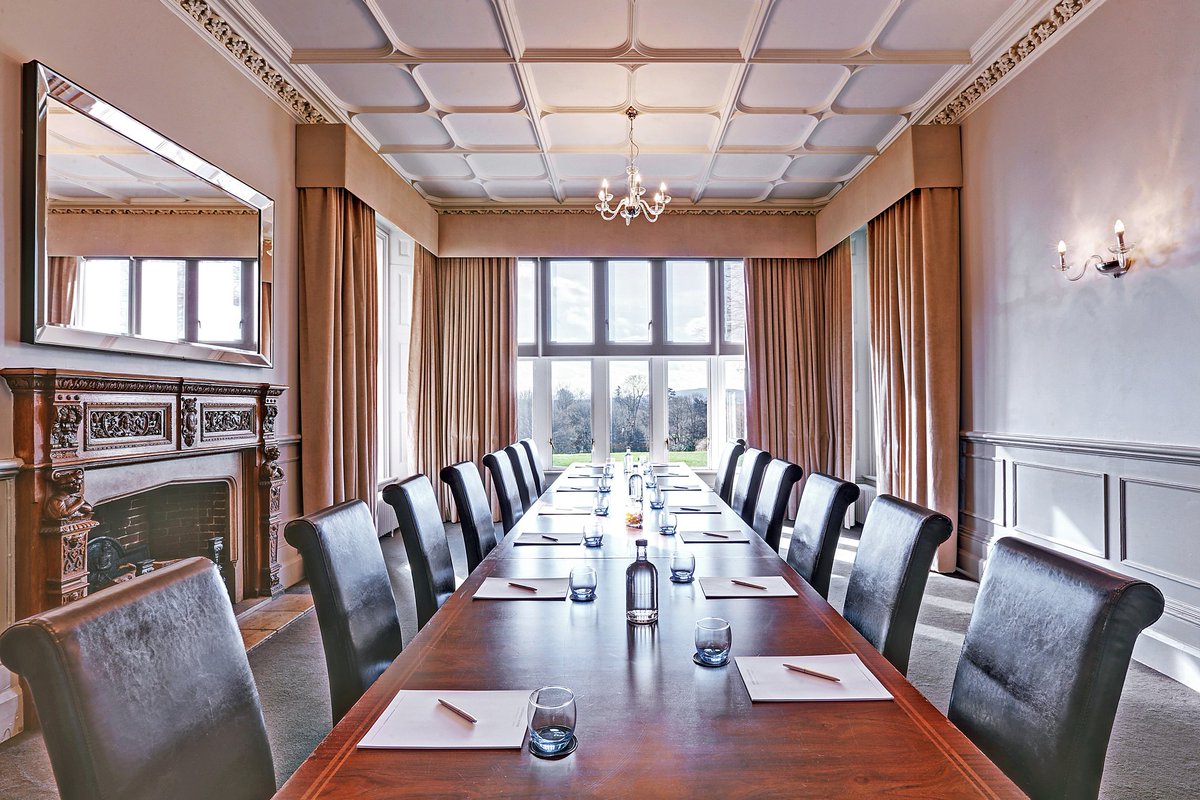 Step inside Hartsfield Manor in Surrey, set in 16 acres of countryside, the setting is undeniably beautiful. Perfectly situated close to the M25 and Gatwick Airport #meetings #eventideas #events #freevenuefinding