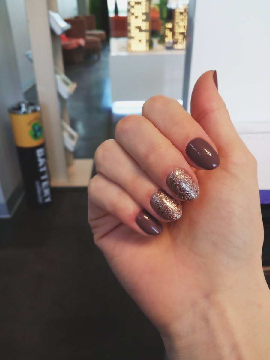 _inmyself's tweet photo. 💅🍫 https://t.co/e6PCEZo1At