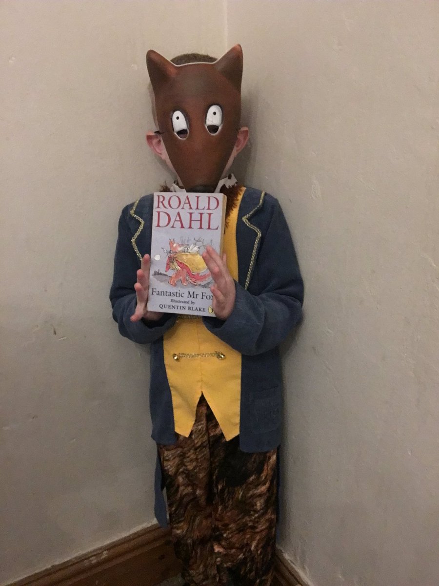 emsyjean's tweet image. Max is all ready for World Book Day 🦊📚@vernonpark17 #maxroy