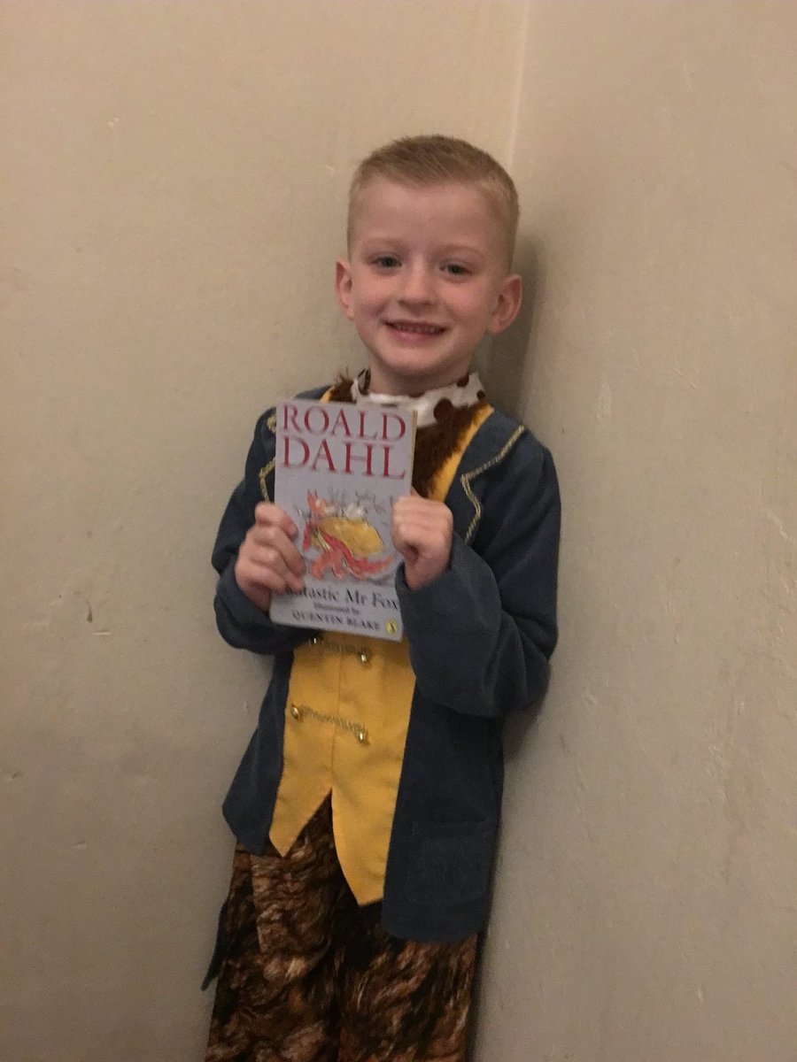 emsyjean's tweet image. Max is all ready for World Book Day 🦊📚@vernonpark17 #maxroy
