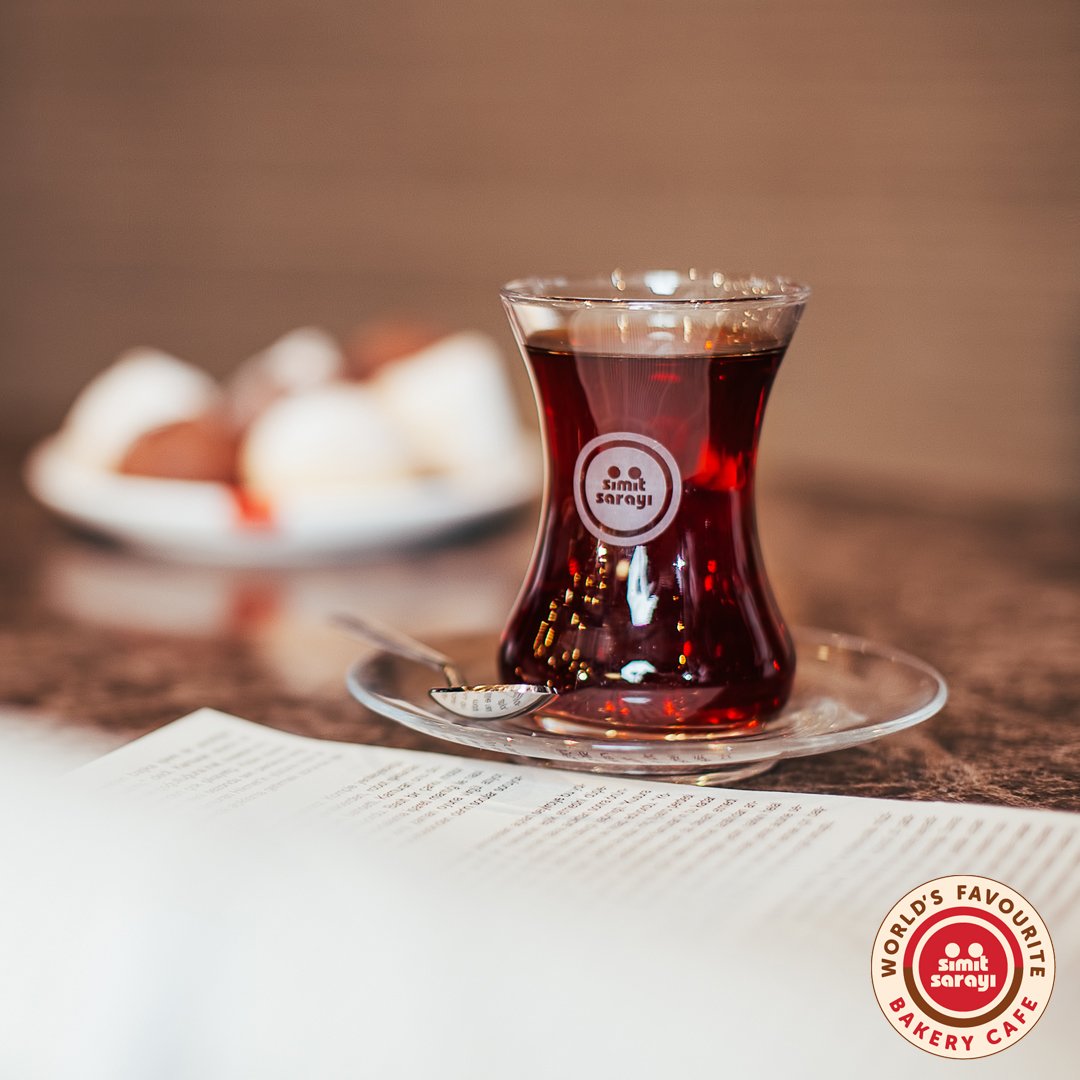 SimitSarayi_UK's tweet photo. "The secret to a well balanced life is a cup of tea in one hand and a book in the other." – anonymous #WorldBookDay #QOTD #TimeForTea https://t.co/bzJiudqblQ