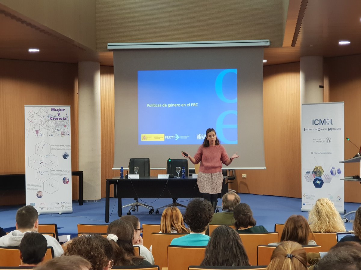 ICMol_UV's tweet photo. @estherrodriguez @paolaferrario2 @igualtatUV @UV_EG @mujerconciencia @ChemistredPuck @11defebreroES @GEMF_RSEF @CdCienciaUV @FacMagisteri #MujeryLiderazgoCientífico ♀️💪👩‍🔬

Primera ponencia de la jornada a cargo de Esther Rodríguez, nos habla de políticas de género en el @ERC_Research https://t.co/IBuq5oSmFo