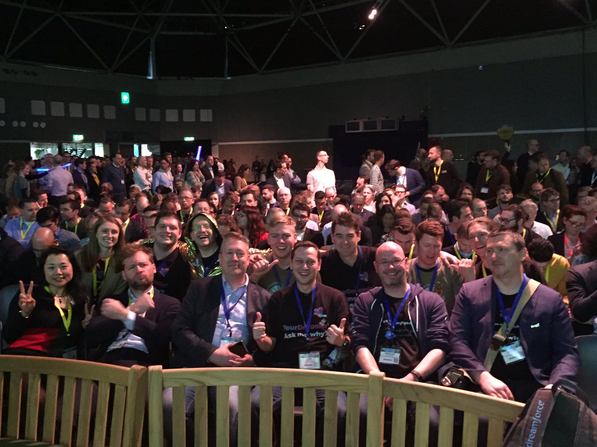 jan_vdv's tweet photo. @Salesforce #MVP #CGL #SalesforceWorldTour Amsterdam Front row 👏👏 https://t.co/3bozJHVFbr