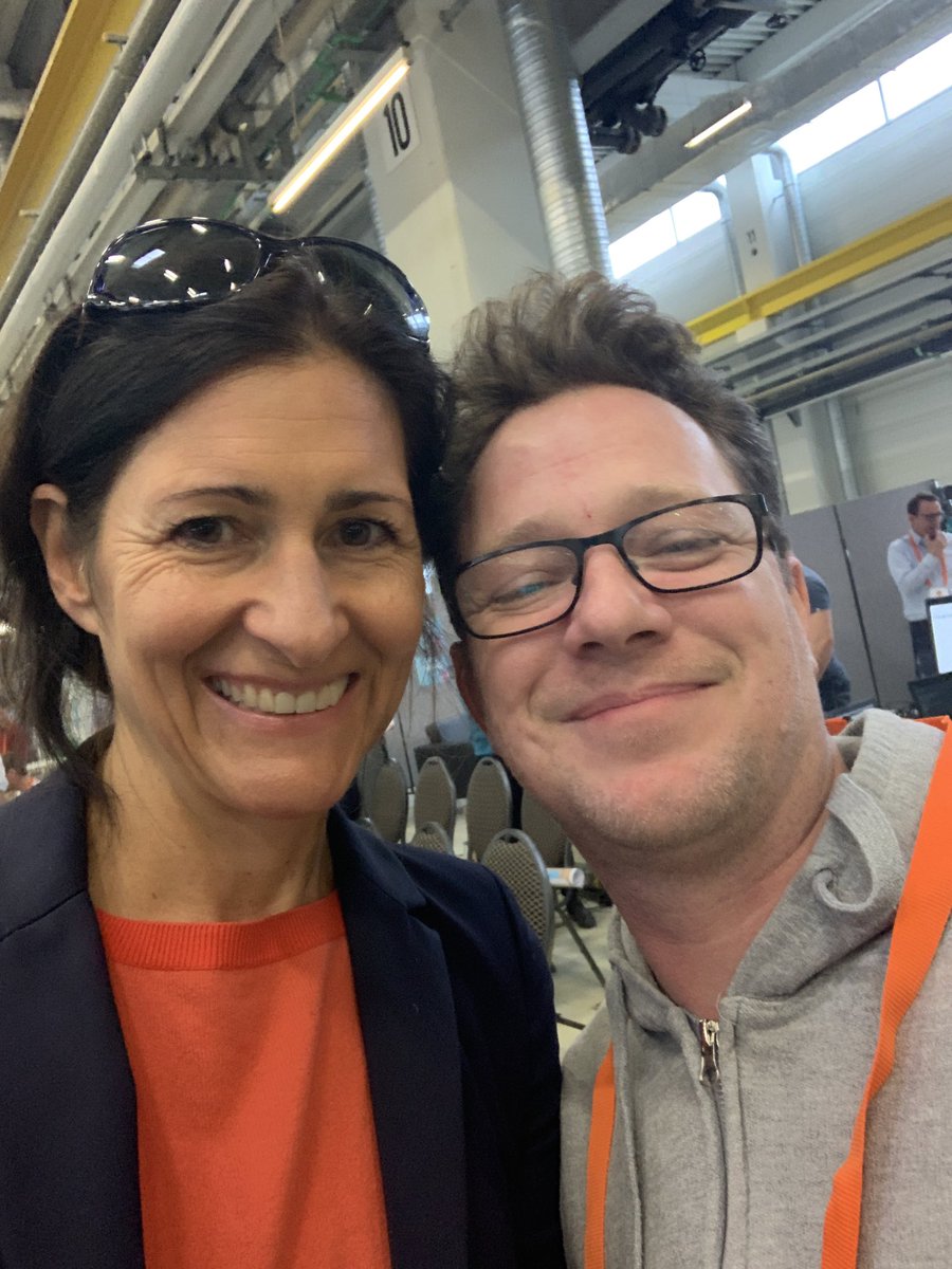 #newworkcity Alive! New Work Barcamp. Wir gestalten die neue Plattform für die Zukunft der Arbeit (in d Gegenwart)  <a href="/SiemensDE/">Siemens Deutschland</a>  <a href="/AgileRonny/">Ronny Grossjohann</a> <a href="/siemens_press/">Siemens Press Office</a> <a href="/alecmcint/">Alexander Kluge</a> 🙃