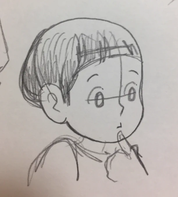 @kurucoro そういう時は全身全霊で休むのが一番ですね。自分にとっても周りにとっても。
さっき描いてたらくがきがころさんっぽかったので送ります。 