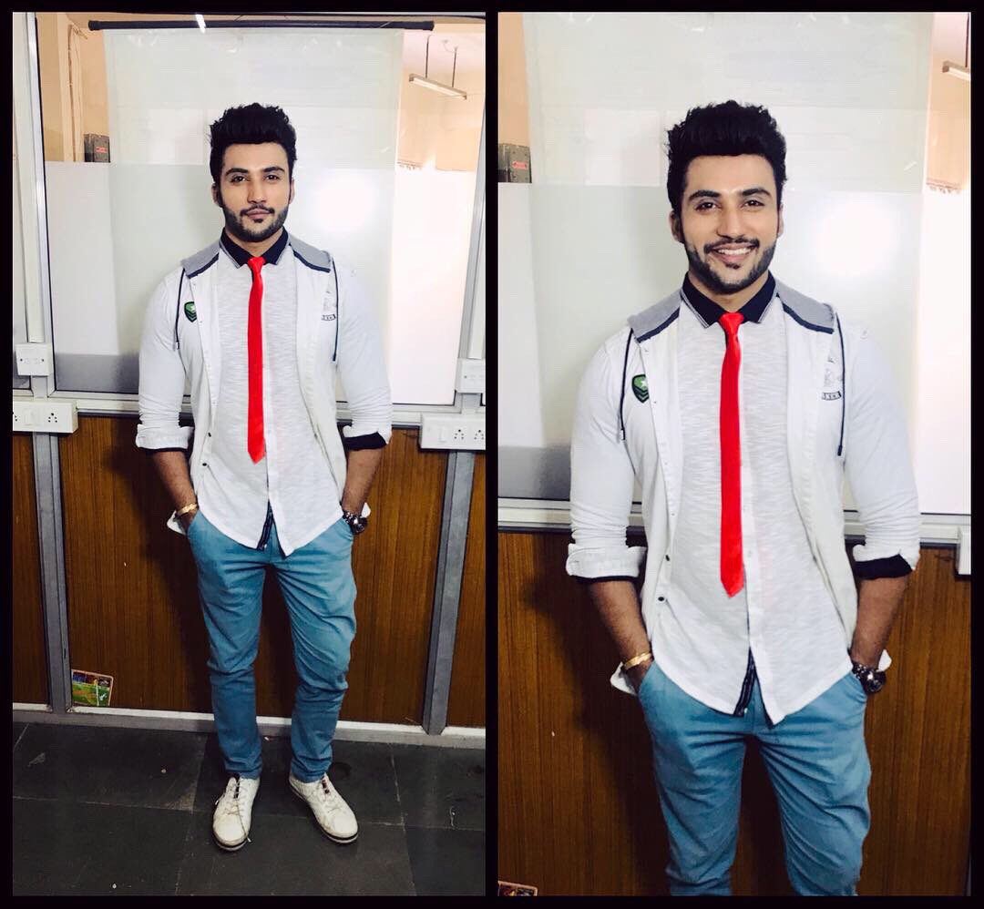 zuber21's tweet photo. Work hard, be kind, and amazing things will happen.
Judging nestle’s Mumbai got talent event at surge 2019 
#actorslife #apprearances #engineer #enginnering #colleges #jury #events #lovemyjob #lovemyself #eat #sleep #shoot #workout #repeat 
#onemanarmy 💪🏻☺️ https://t.co/4k0ECxXUg9