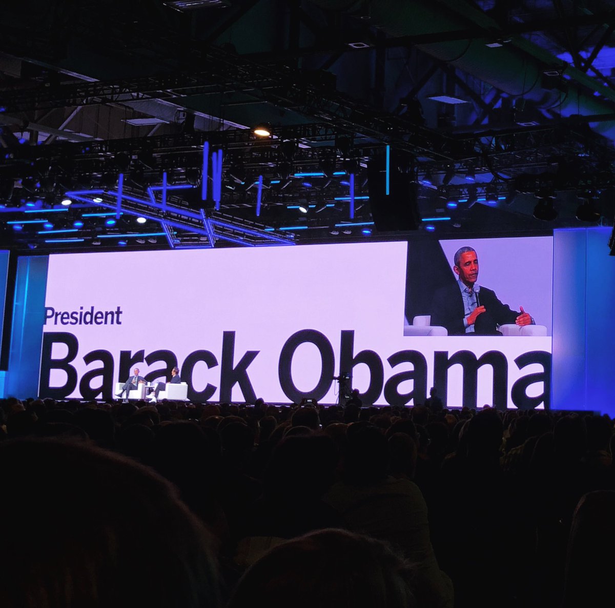 everythingjags's tweet photo. Never even crossed my mind that I’d watch @barackobama speak in-person. Blown away by his talent and charisma.  Congrats #x4summit on getting the man there. #masterstoryteller #obama https://t.co/bnSIHMWxMY