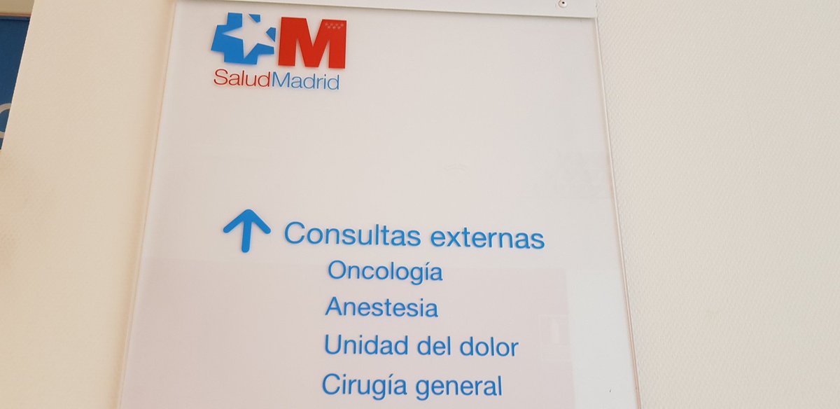 ArjonaPrado's tweet photo. En oncologia @HospitalISofia @ComunidadMadrid hay un mostrador con revistas para pacientes y familiares.Una enfermera me ha comentado que son revistas que amablemente dejan otros pacientes...pero a veces no hay ninguna 😕 #revistasparaoncologia https://t.co/7KcTAAHEXj