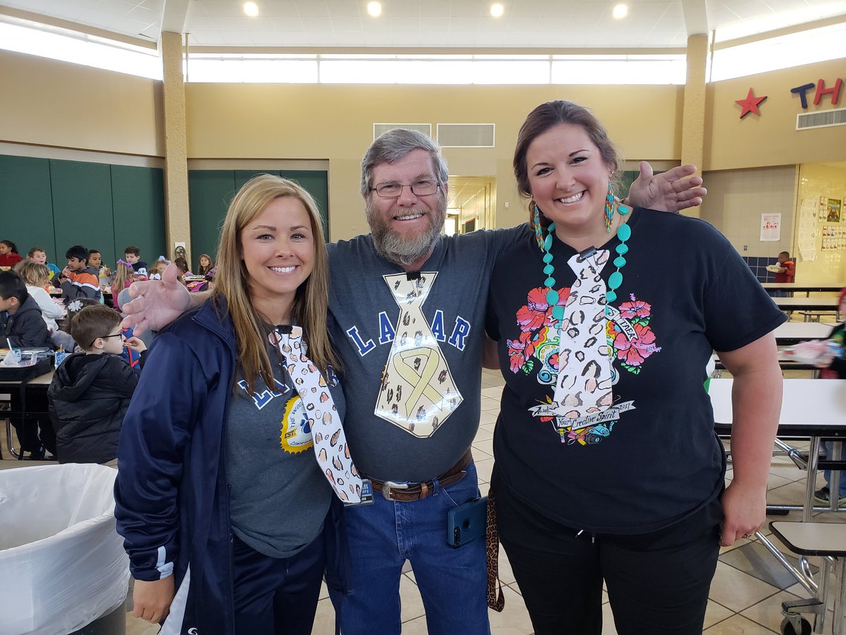 MeganPeppers's tweet photo. Happy big art day! #bigartday19 @ConroeFineArts @LeopardsLead
#CISDinspires
#CISDcreates
#ArtTiesUsTogether
#TAEA
#Leopardstweet
#LeopardsLearn
#conroefinearts
#LeopardsLead
#lovemyjob
#elementaryart
#elementaryartteacher
#kidscreate
#arteducation
#artteacher
#bigartday19 https://t.co/lczoE9dear