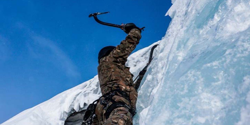 RoyalMarines's tweet photo. Royal Marinesβ Mountain Leader Cadre have been testing their ability to take the enemy by surprise on ice climbing exercises deep inside the Arctic Circle. @40commando #WinterDeployment
https://t.co/rcaoSRl0nP https://t.co/IzYs9ra4RN