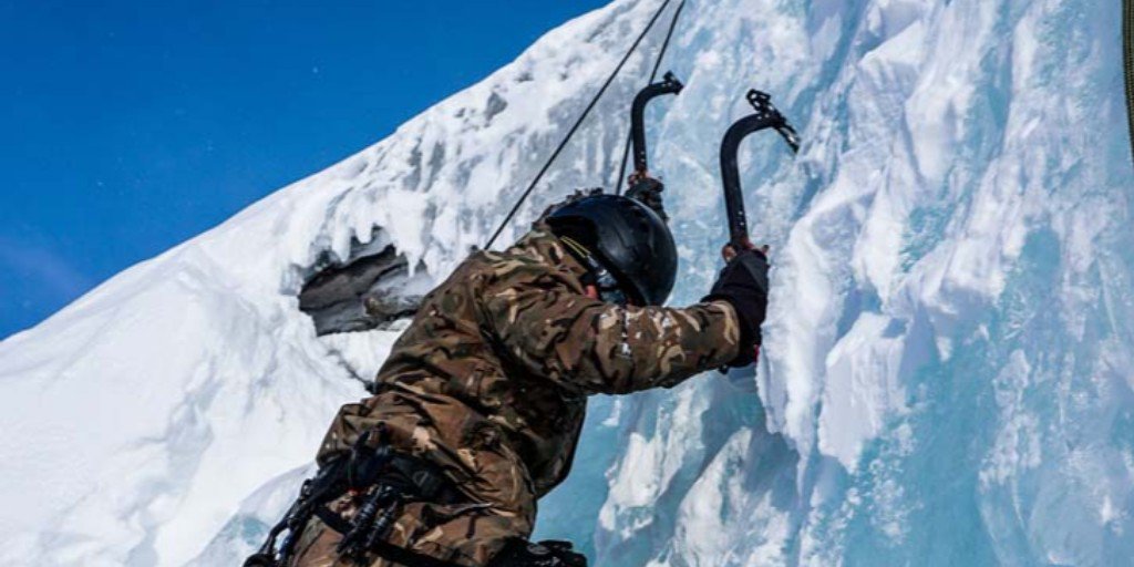 Royal Marines’ Mountain Leader Cadre have been testing their ability to take the enemy by surprise on ice climbing exercises deep inside the Arctic Circle. @40commando #WinterDeployment

ow.ly/4mPQ50mJwM8