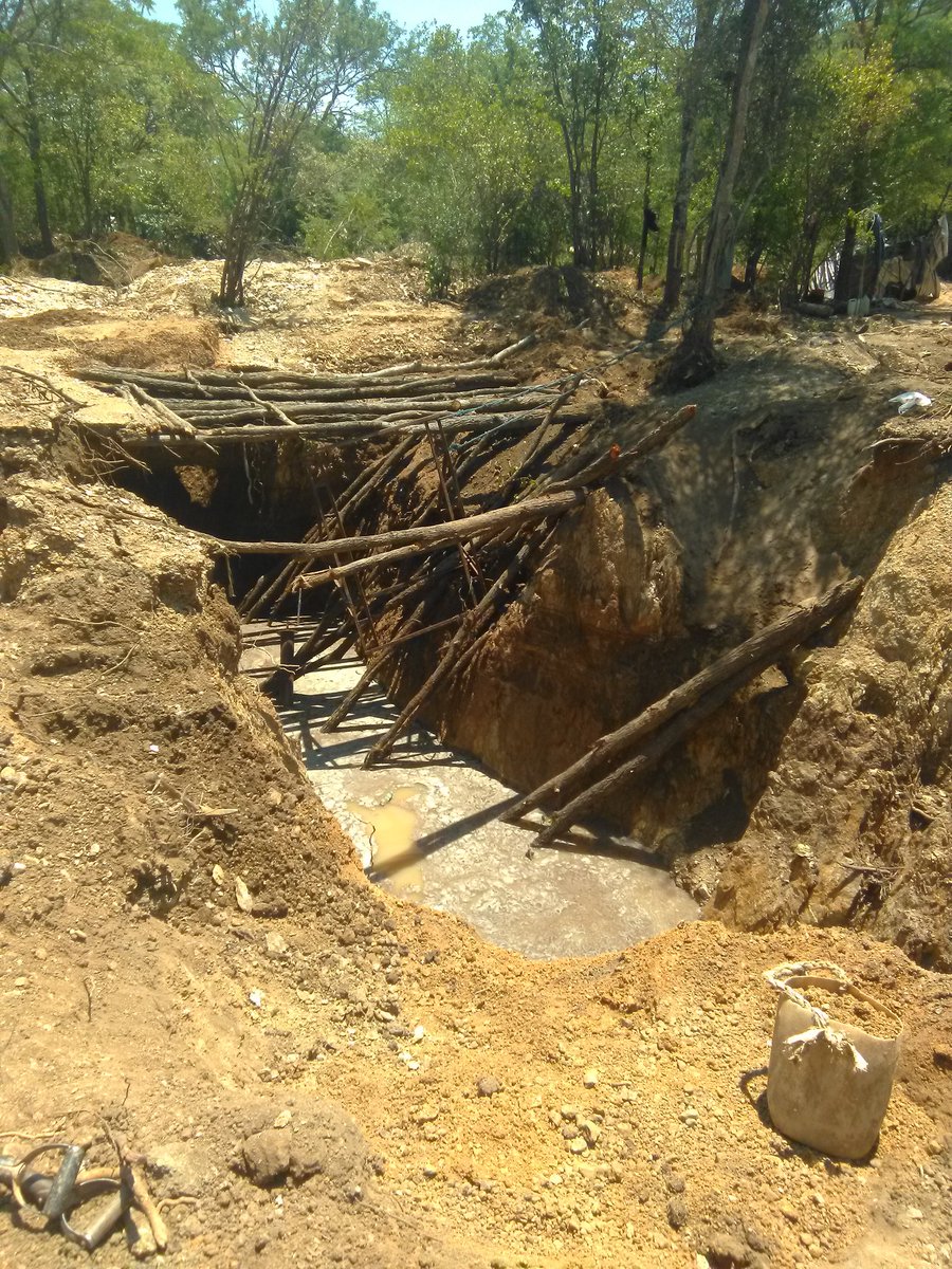 tapsongore2010's tweet photo. There is a lot to be done in terms of safety of the A S M. @tapsongore2010 .@CCMTZimbabwe 
 @mukasiri https://t.co/o4UdQGSWrk