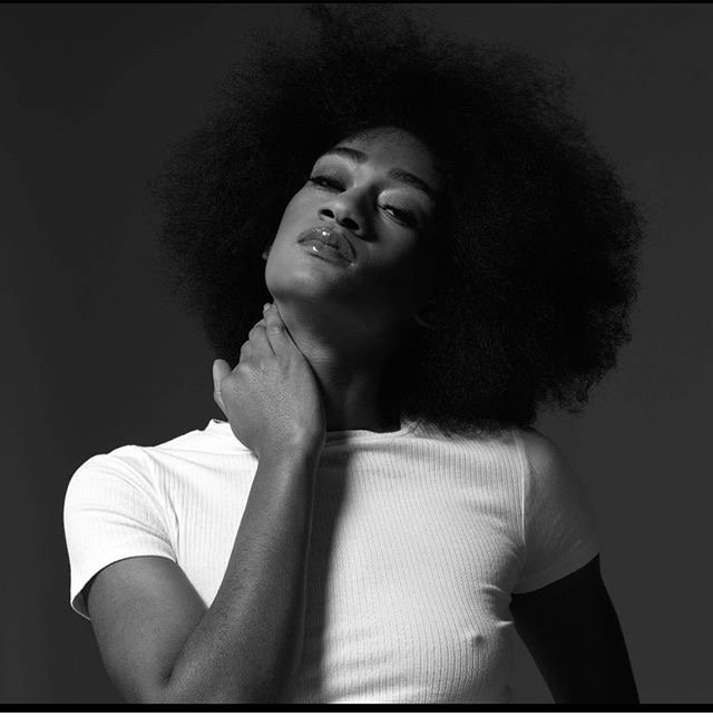ravensnest_'s tweet photo. SOUL 🖤

MUA: @katie.thierrien.makeup 
Photographer: @geodapro21 
Model: @ravensnest1 

#soul #model #beauty #afro #hair #blackandwhite #simple #lips #nipples #heat #hot #eyes #look #whiteshirt #print #clickatl #travel #art https://t.co/BKCCk5HJ6v