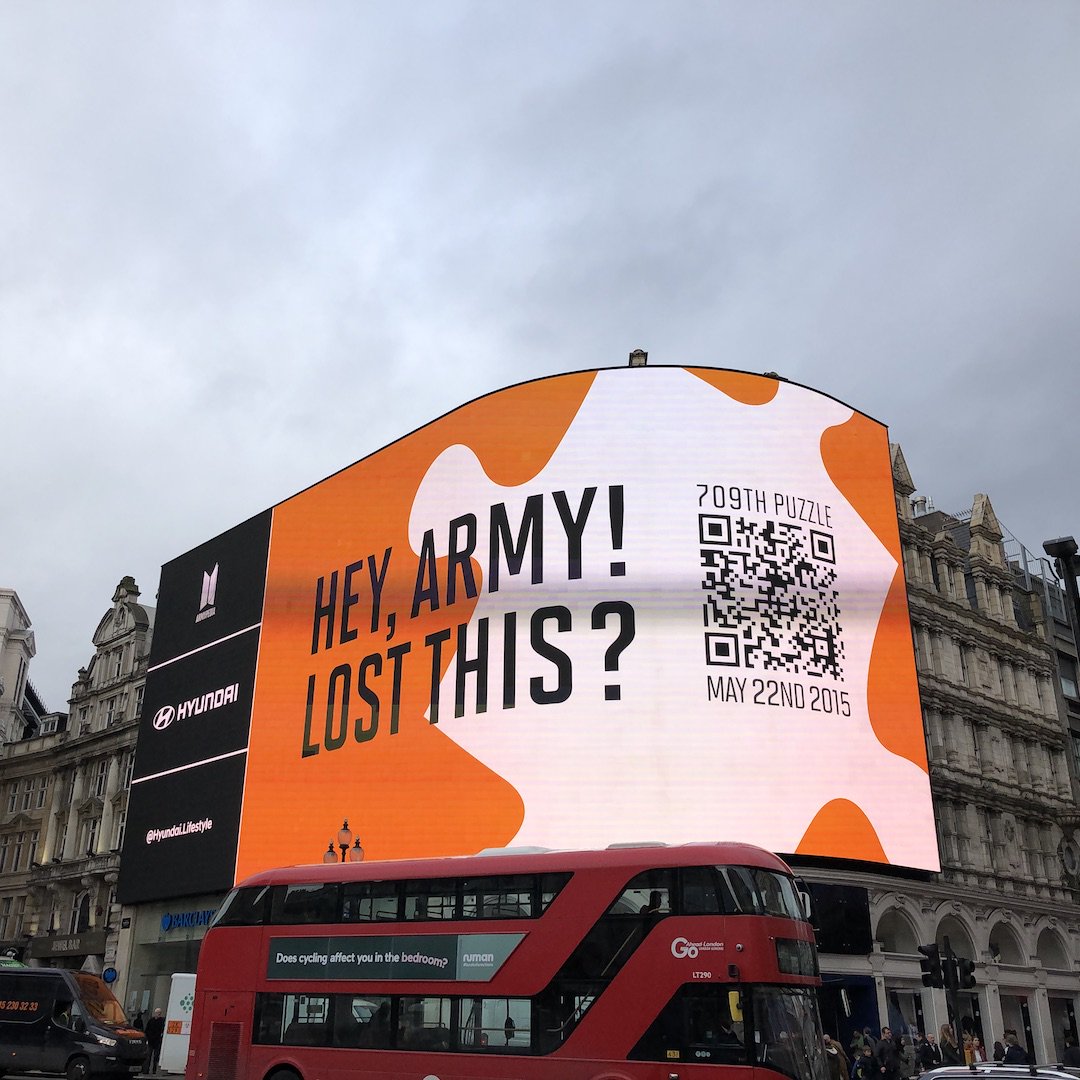 Hyundai_UK's tweet photo. Hey BTS ARMY, the biggest boyband in the world is on the biggest screen in Europe. Get the 709th piece of the #ARMYPEDIA puzzle at #Piccadilly, #London. #Hyundai @ARMYPEDIA https://t.co/5pqGmjfP2d