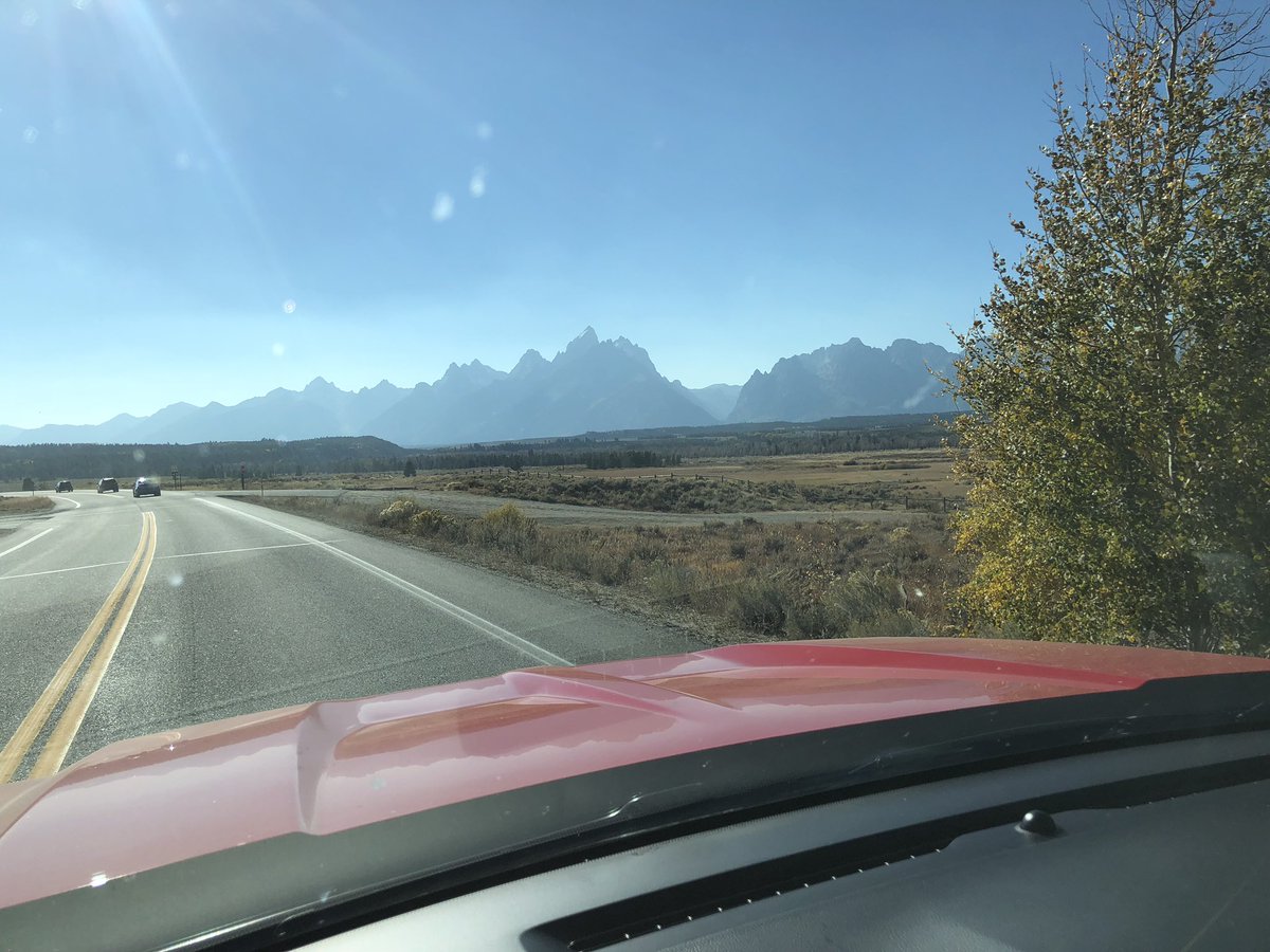 BranchNotes_'s tweet image. Passing by the Grand Teton