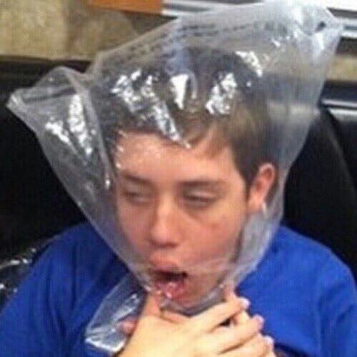 คนกลาง tweet media