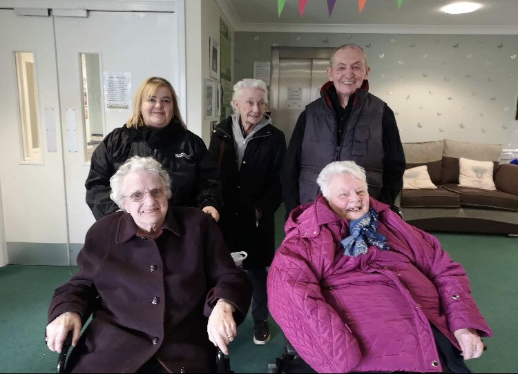 HoldsBelt's tweet photo. Good luck to our “memory spinners” as they head out to perform their show!! Can’t wait to see u all tonight!! 🌟🌟🌟 @HolmesCareGroup @CathyTogneri @HelenMi36991508 @ScottishOpera #MemorySpinners #ItsShowDay https://t.co/S46z4QGaPW