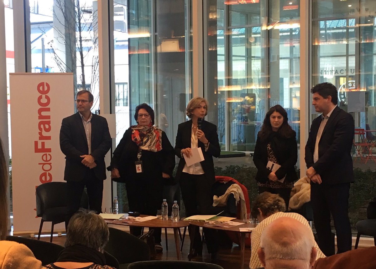 La place des femmes dans le sport... menu XXL pour le ☕️ à la Région <a href="/iledefrance/">Région Île-de-France</a> 📚⚖️
#TousAvecNosChampionnes #sportfeminin