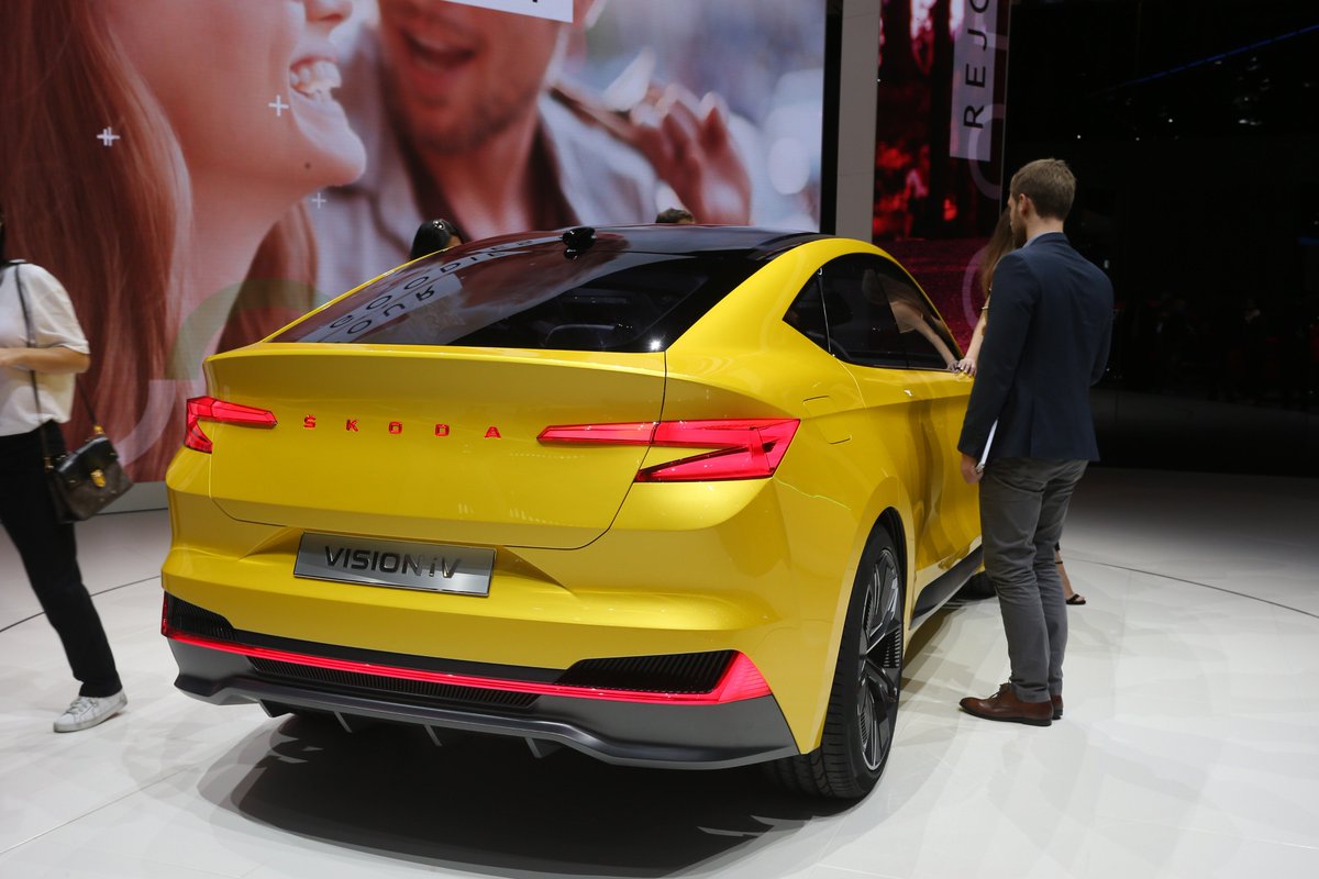 motorionline's tweet photo. #Skoda #VISIONiV Concept: a Ginevra 2019 il SUV-coupé elettrico che verrà [FOTO e VIDEO LIVE] https://t.co/YueaRYwzRa #SKODAinGENEVA2019 #GIMSSwiss2019 #GIMS2019 #GIMS19 #GIMS #GimsSwiss #SkodaVISIONiV https://t.co/pCWGdm43zj