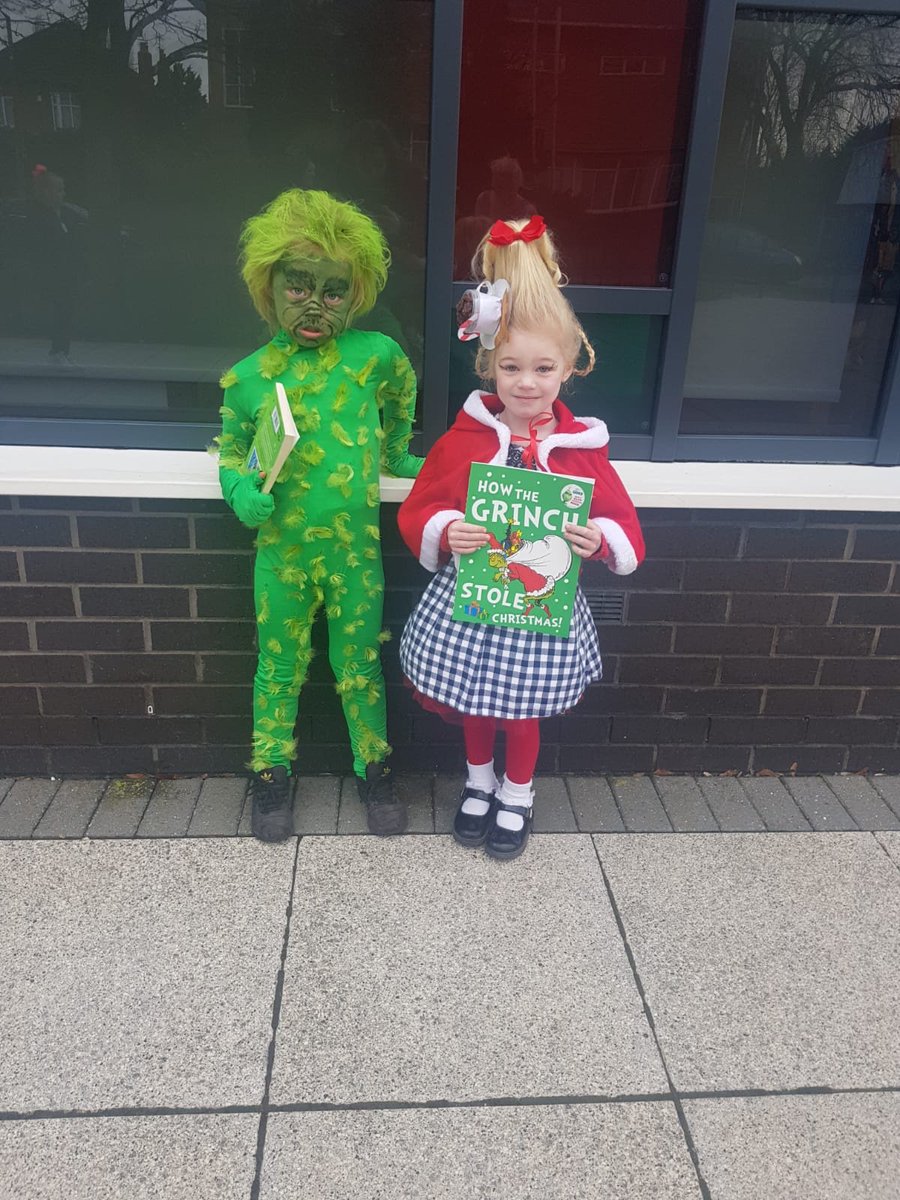 kimmy2192's tweet photo. @thismorning The grinch and cindylou who 
#WorldBookDay @Leagreen_ https://t.co/ZYVeTyReVr