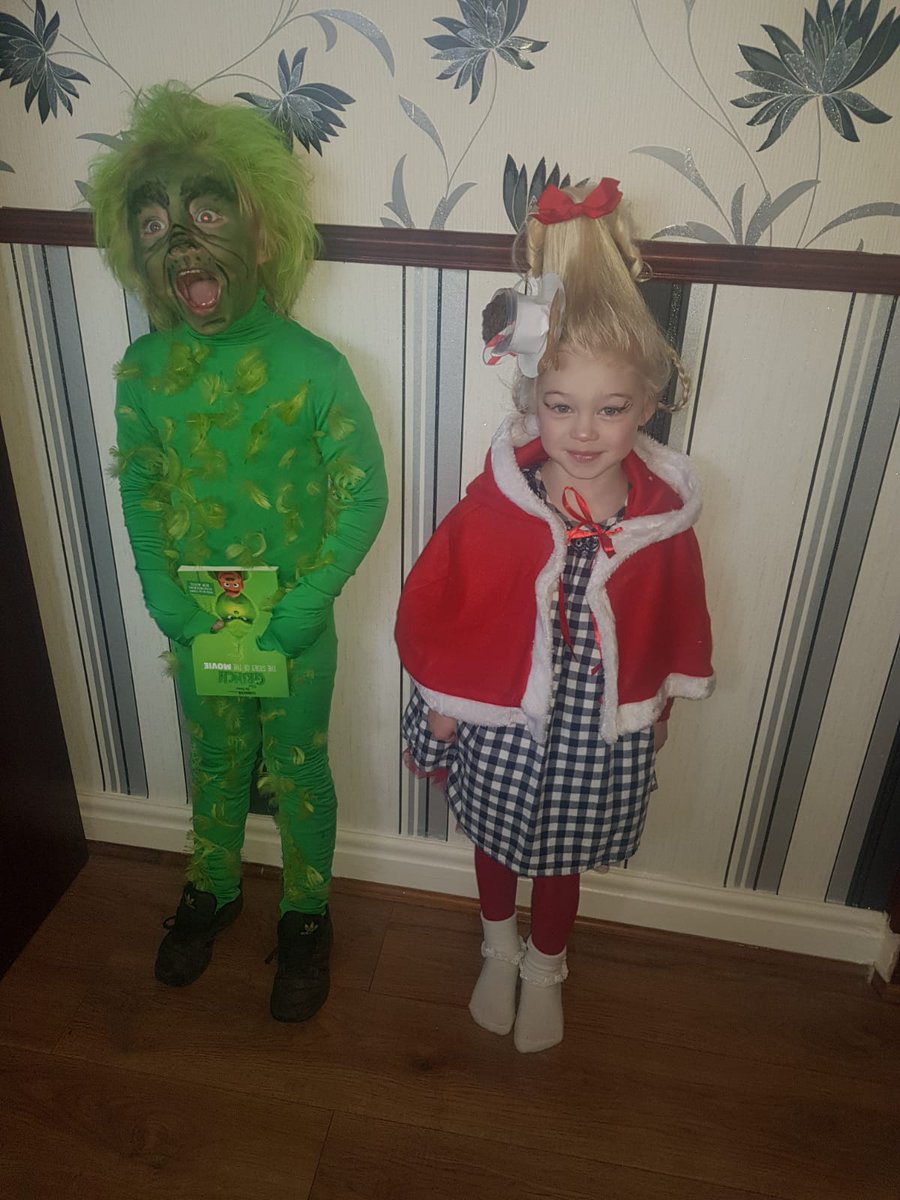 kimmy2192's tweet photo. @thismorning The grinch and cindylou who 
#WorldBookDay @Leagreen_ https://t.co/ZYVeTyReVr